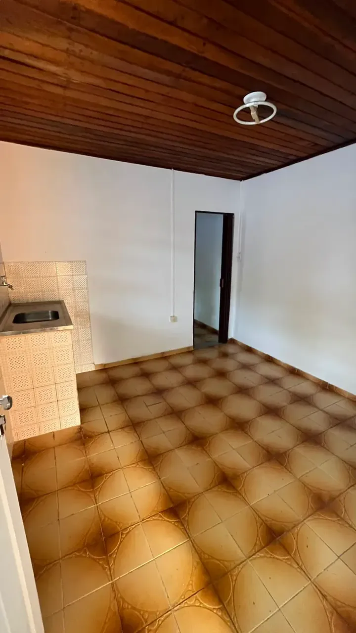 1-bedroom apartment with parking and tiled floors — photo 2