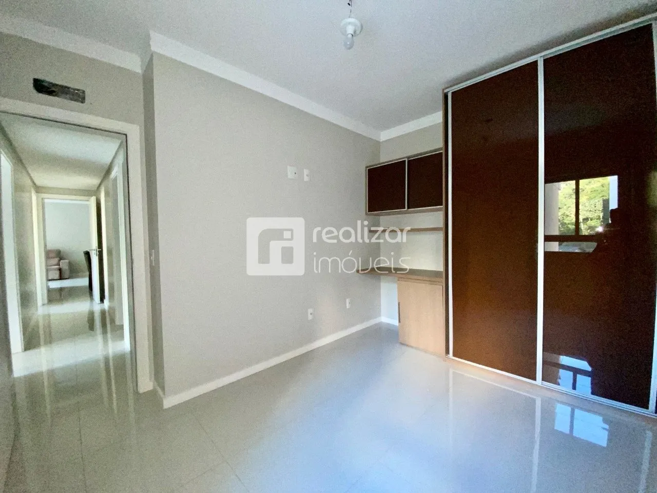 4-bedroom apartment in a building with a pool — photo 34