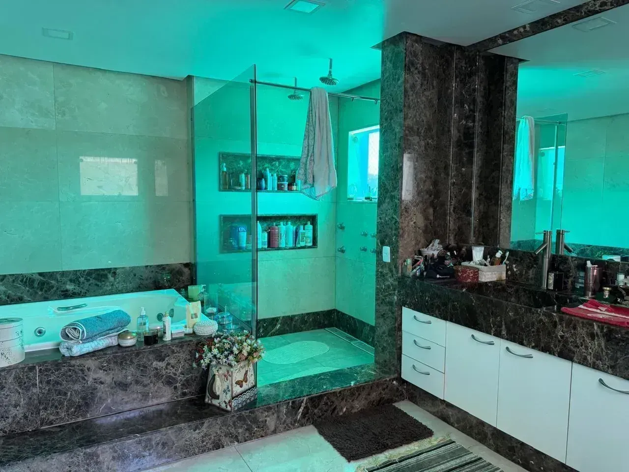 Furnished house with 6 suites and a private garden — photo 43