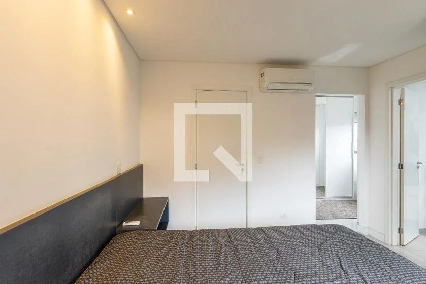 2-bedroom apartment with a park view — photo 19
