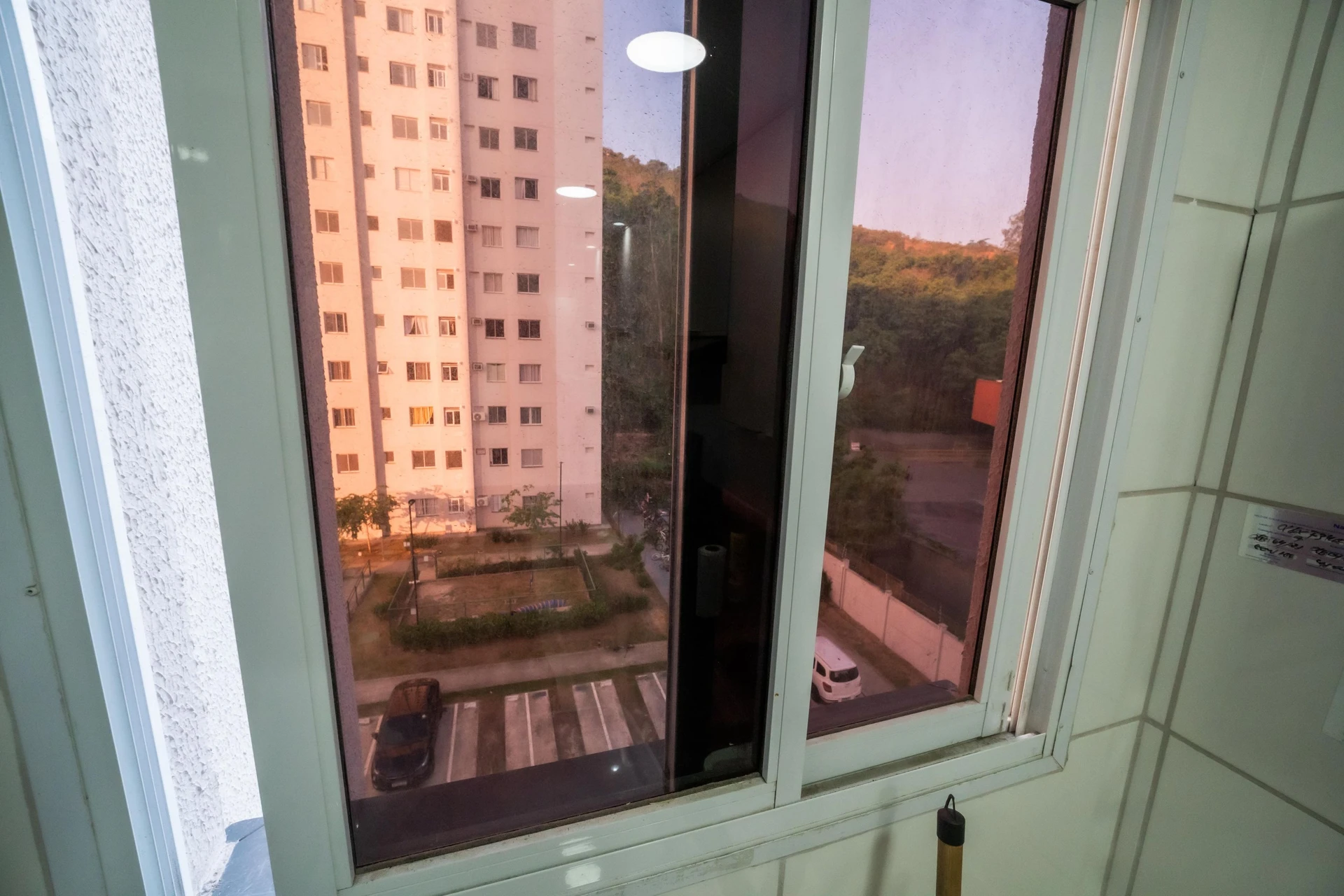 2-bedroom apartment in a building with a gym — photo 28