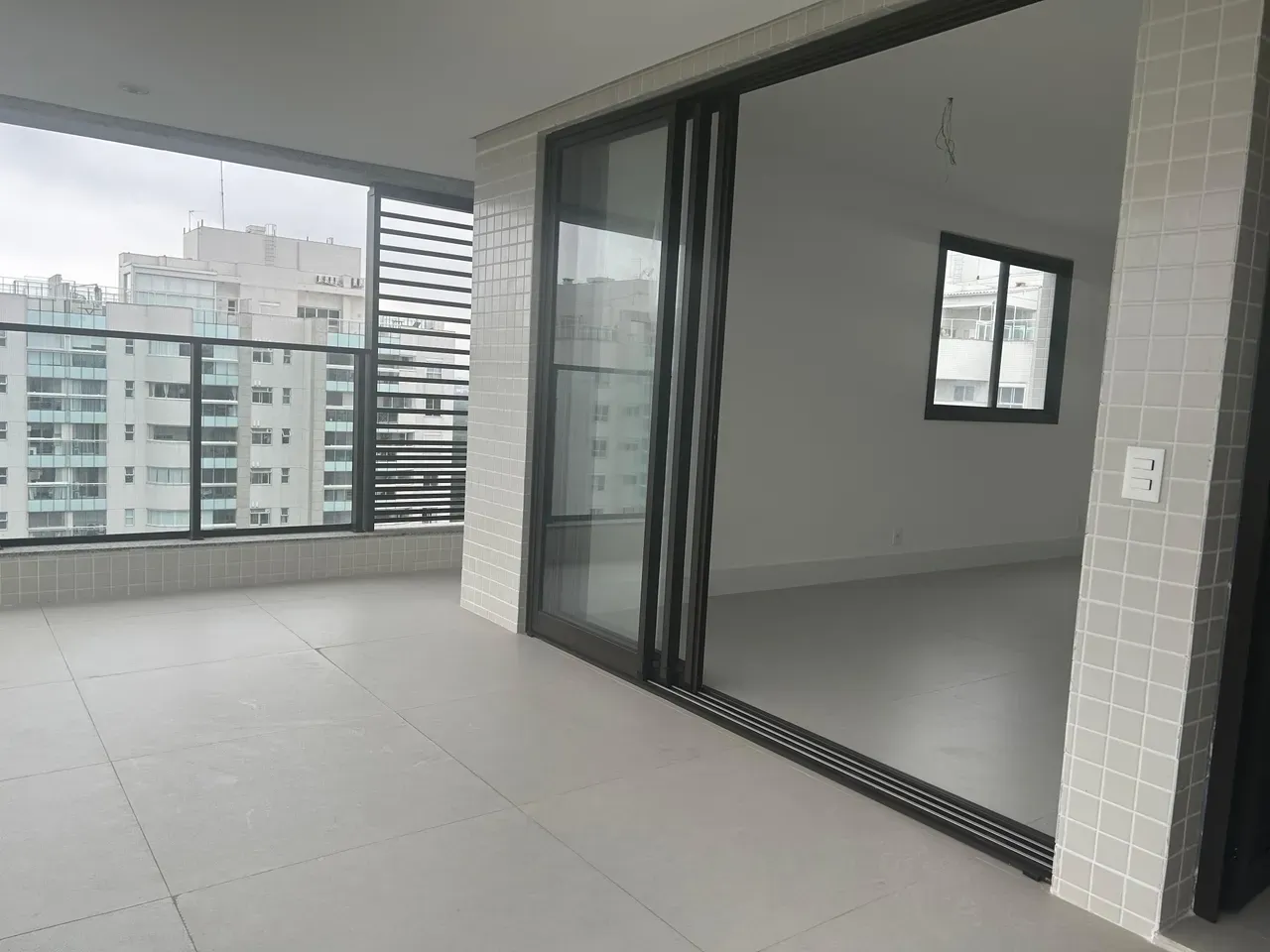 3-bedroom apartment with a park view in Rio de Janeiro — photo 10