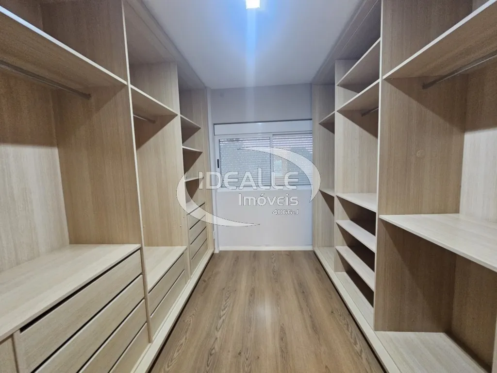 Apartamento de 3 suites con 335 m² y balcón — photo 24