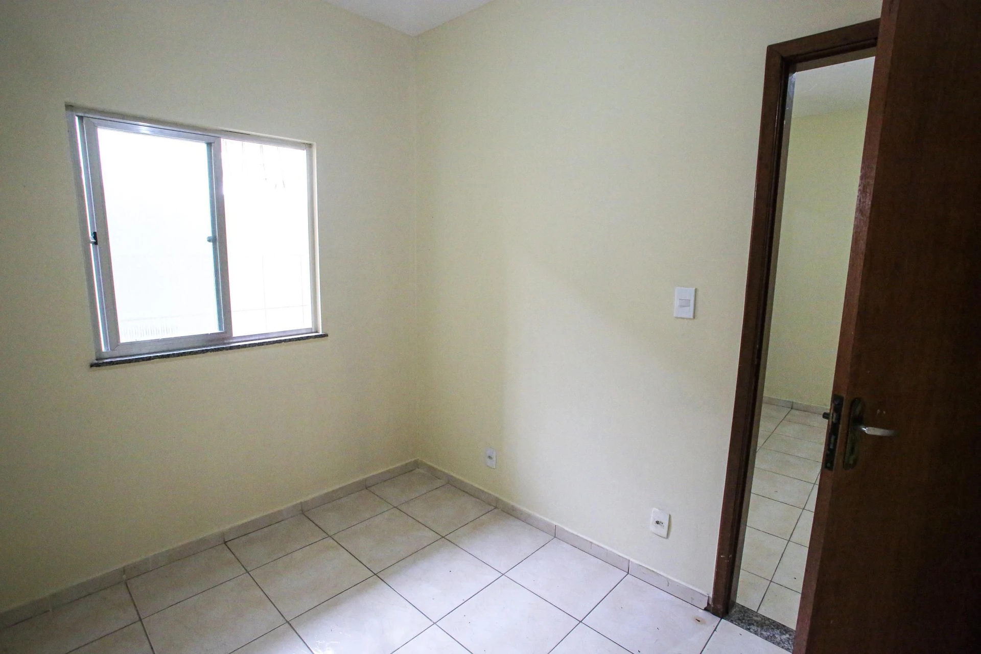 House with 2 bedrooms and 1 bathroom, no parking — photo 17
