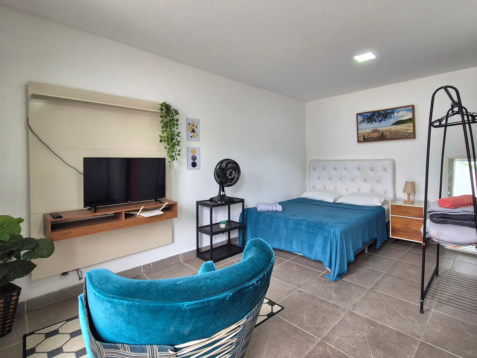 Furnished apartment with 1 bedroom and 1 en-suite bath