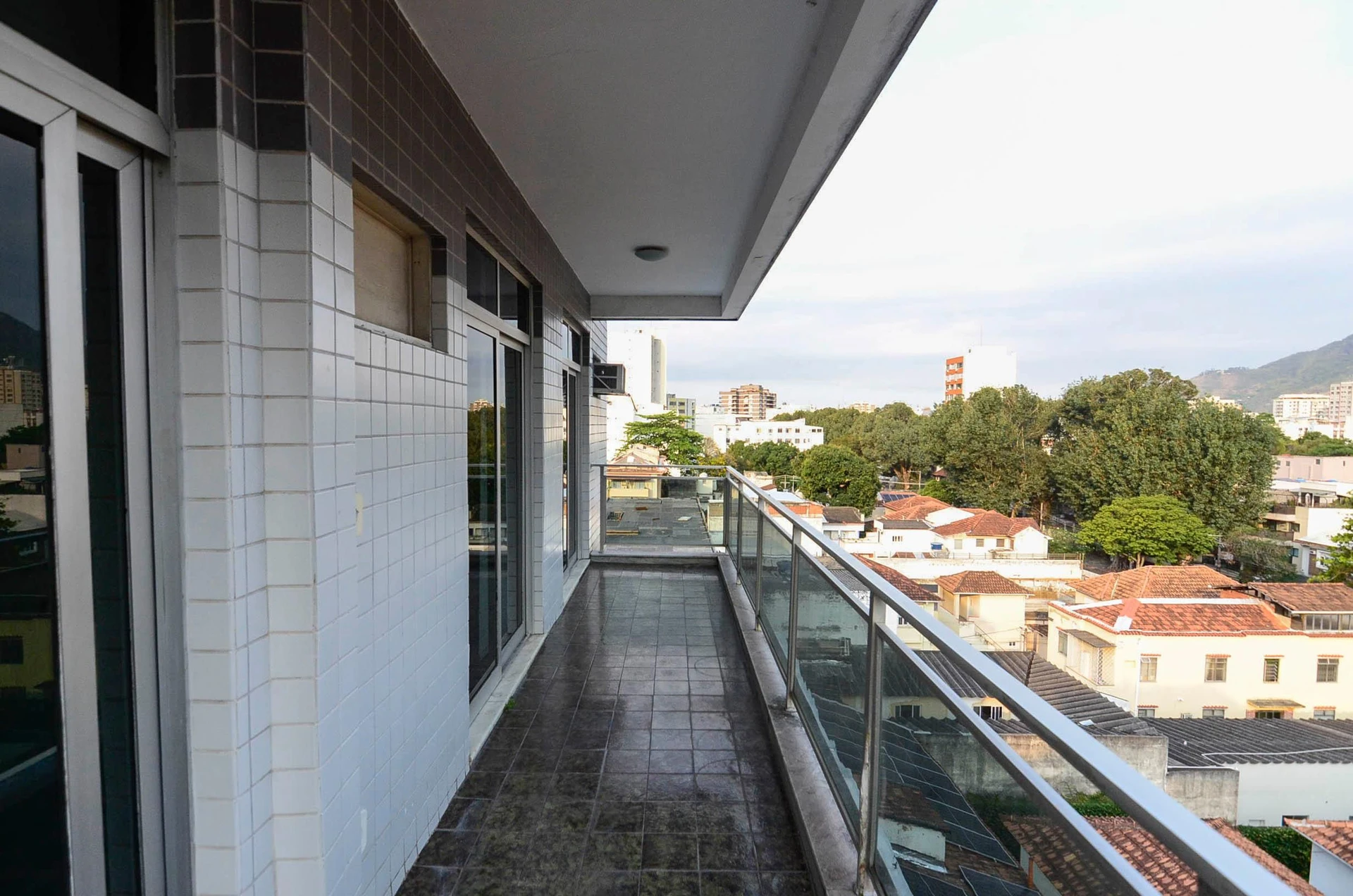 Apartamento para alugar com 4 quartos, 1 suíte e varanda — photo 3