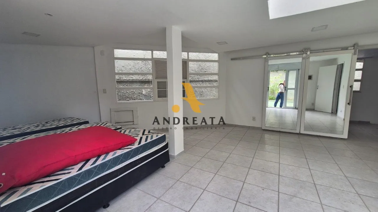 Unfurnished house with 5 bedrooms and 647 m² balcony — photo 58