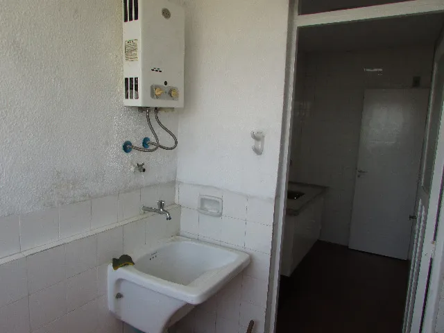 Квартира з 2 спальнями та 1 ванною, без паркування — photo 11