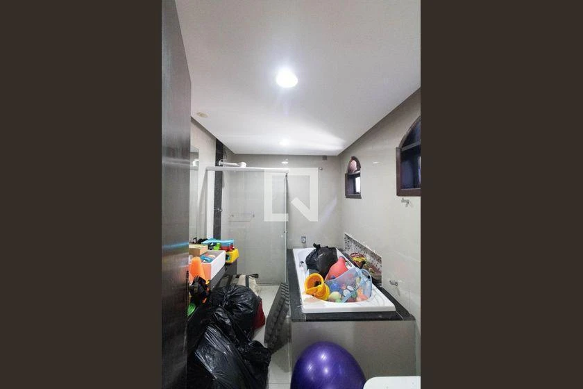 Casa com 3 quartos e 2 banheiros, 160 m² — photo 48