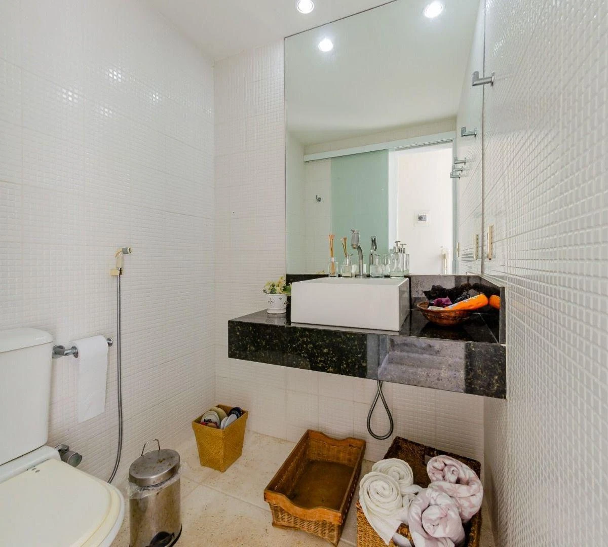 Furnished house with 6 bedrooms and 690 m² — photo 14