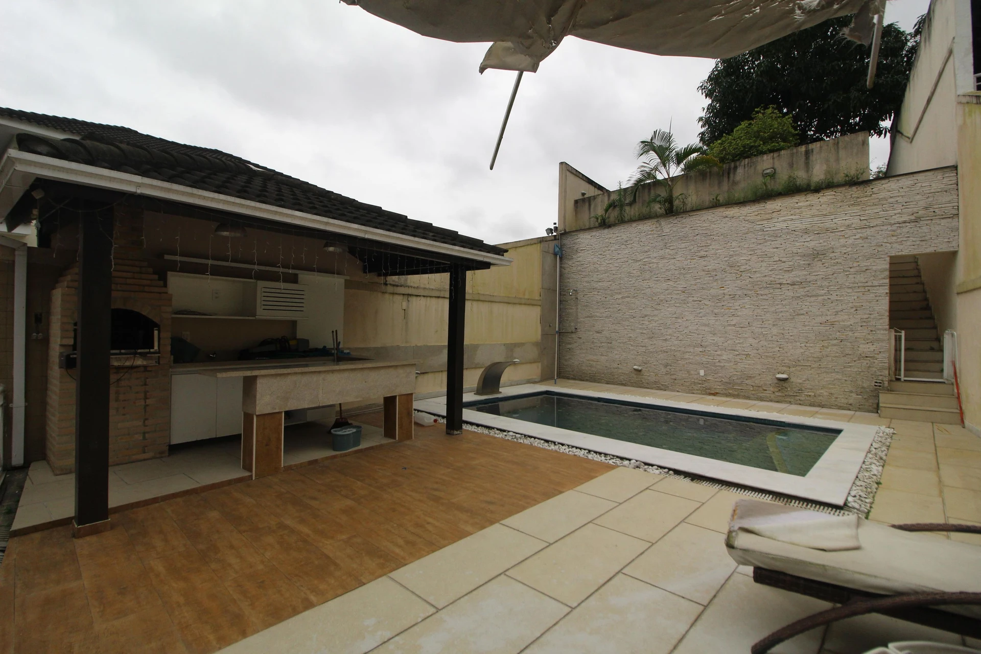 4-bedroom house with a mountain view — photo 48