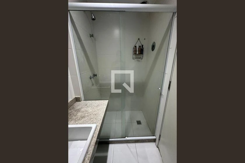 Furnished 2-bedroom apartment with balcony — photo 25