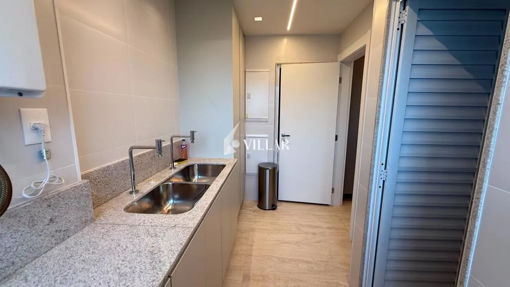 3-bedroom apartment with a water view in Rio de Janeiro — photo 26