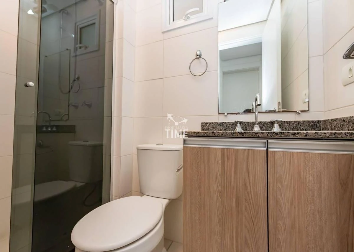 Wood or laminate floors in a 3-bedroom apartment, 69 m² — photo 48