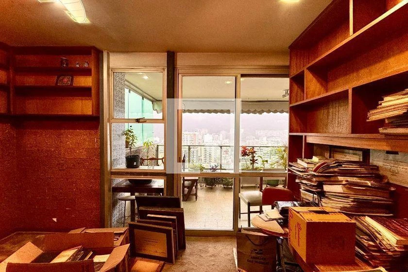 Furnished apartment, 180 m², with a glass-enclosed balcony — photo 30