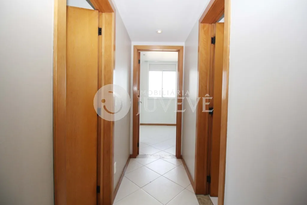Apartment, 93 m², with a glass-enclosed balcony — photo 13
