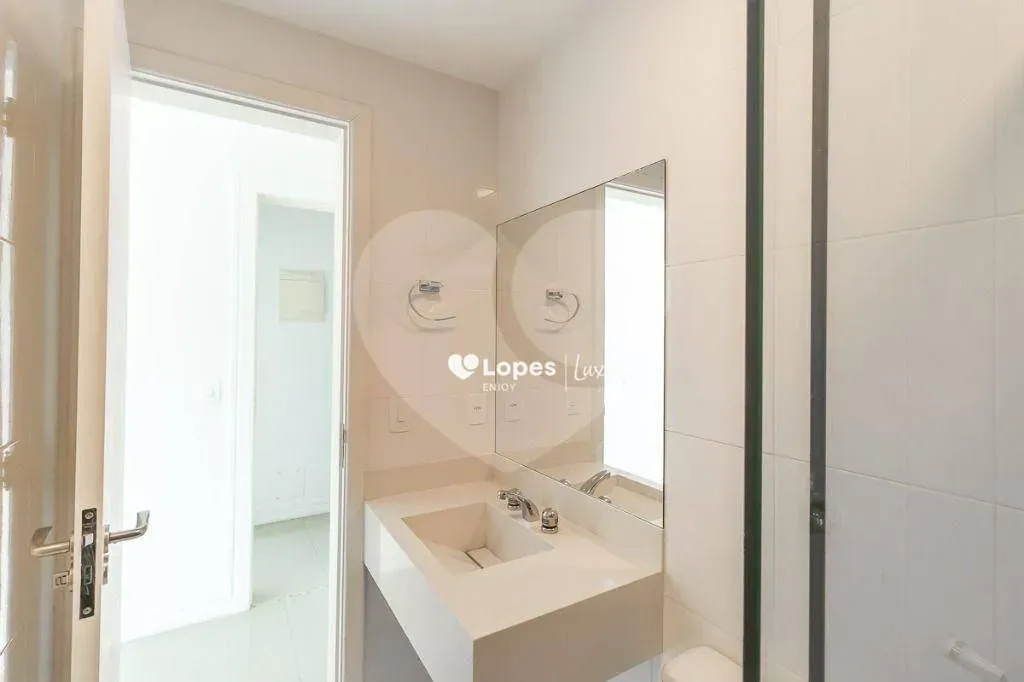 Unfurnished triplex house with 6 en-suite bedrooms and 820 m² — photo 40