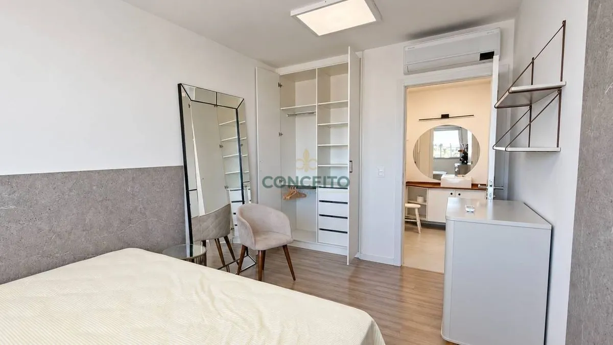 One-bedroom apartment with a washing machine — photo 17