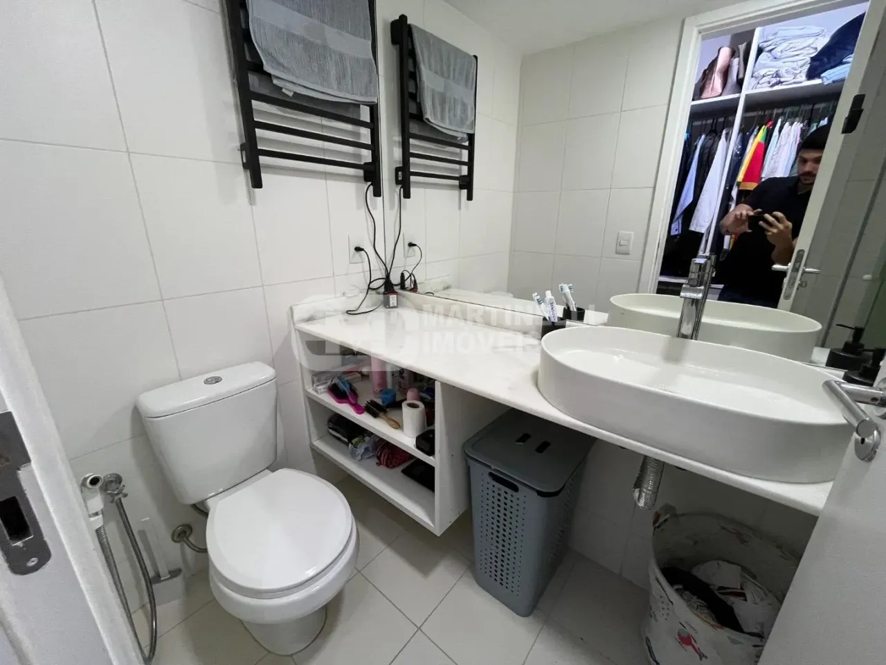 69 m² apartment with a walk-in closet and a washing machine — photo 11