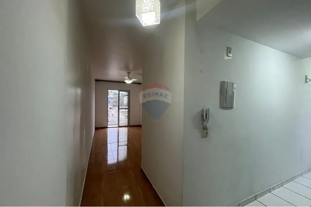 2-bedroom apartment in a building with a gym — photo 18