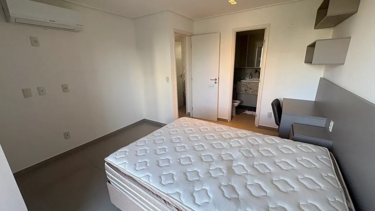 One-bedroom apartment with a water view — photo 17