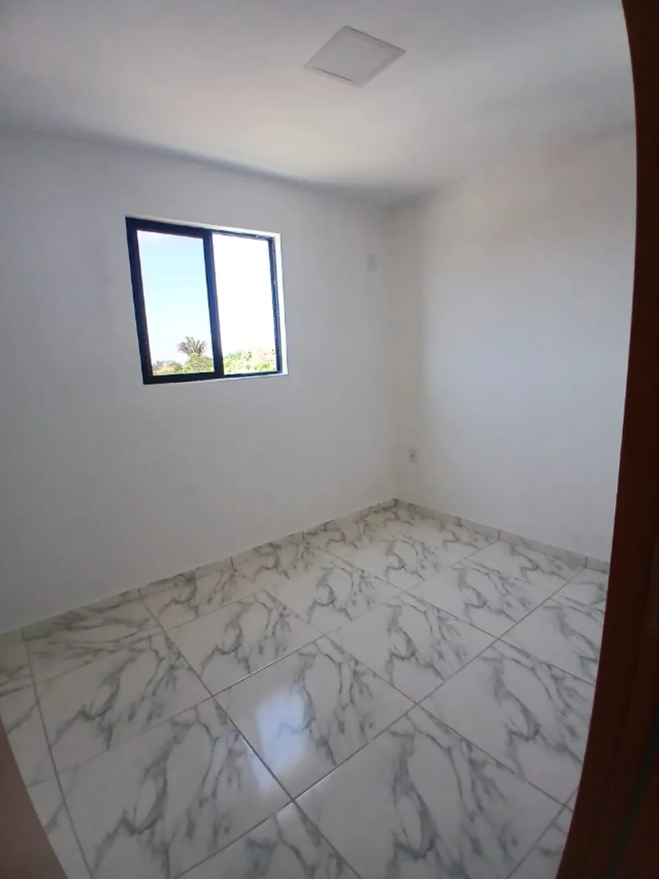 2-bedroom apartment in a building with a gym — photo 8