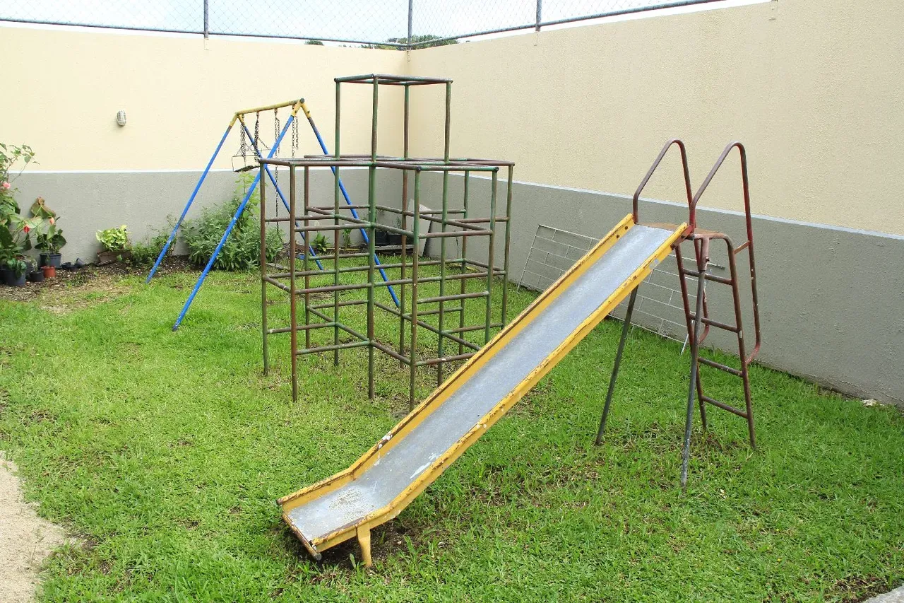 House with 3 bedrooms, 1 en-suite, private garden — photo 23