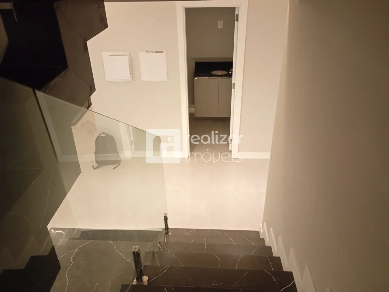 Dishwasher in a 3-bedroom house, 296 m² — photo 27