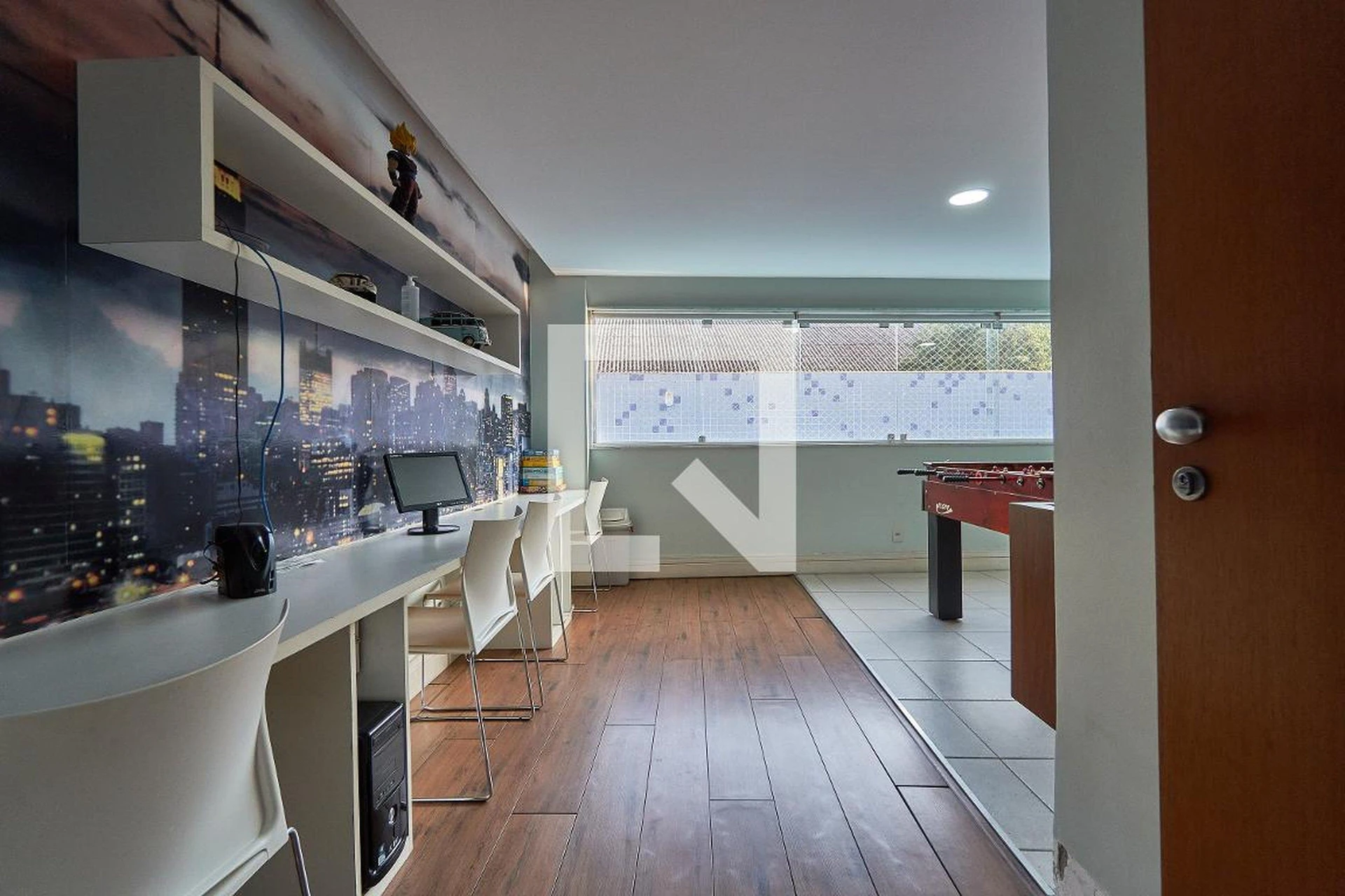 190 m² apartment with a mountain view and a home office — photo 81