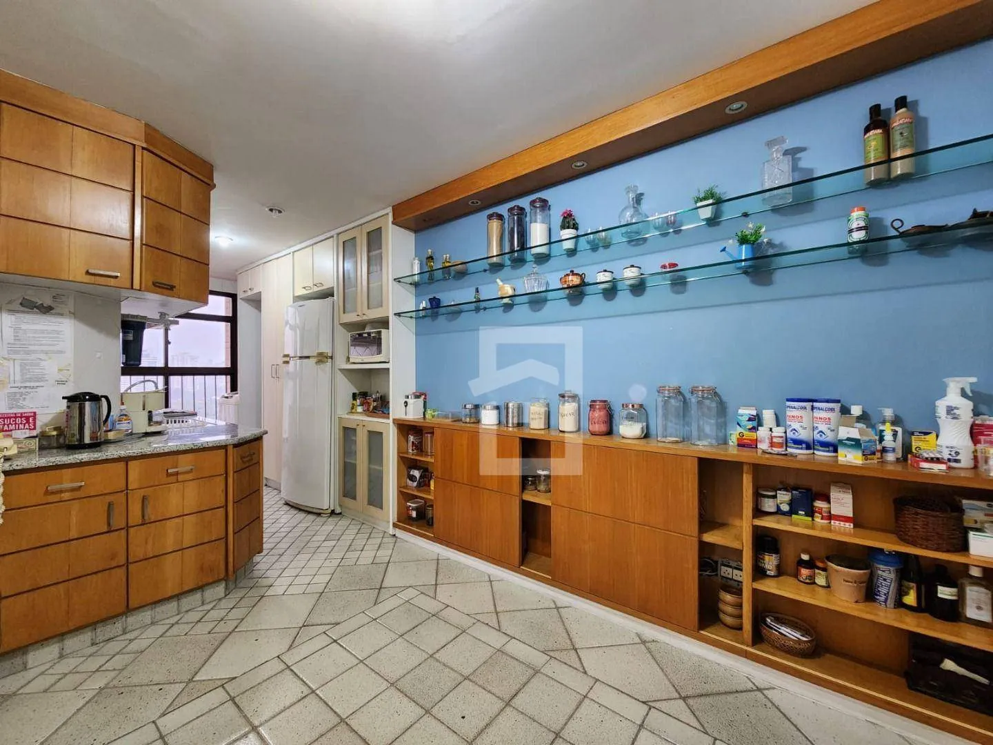 Furnished 3-bedroom apartment with 4 bathrooms — photo 6