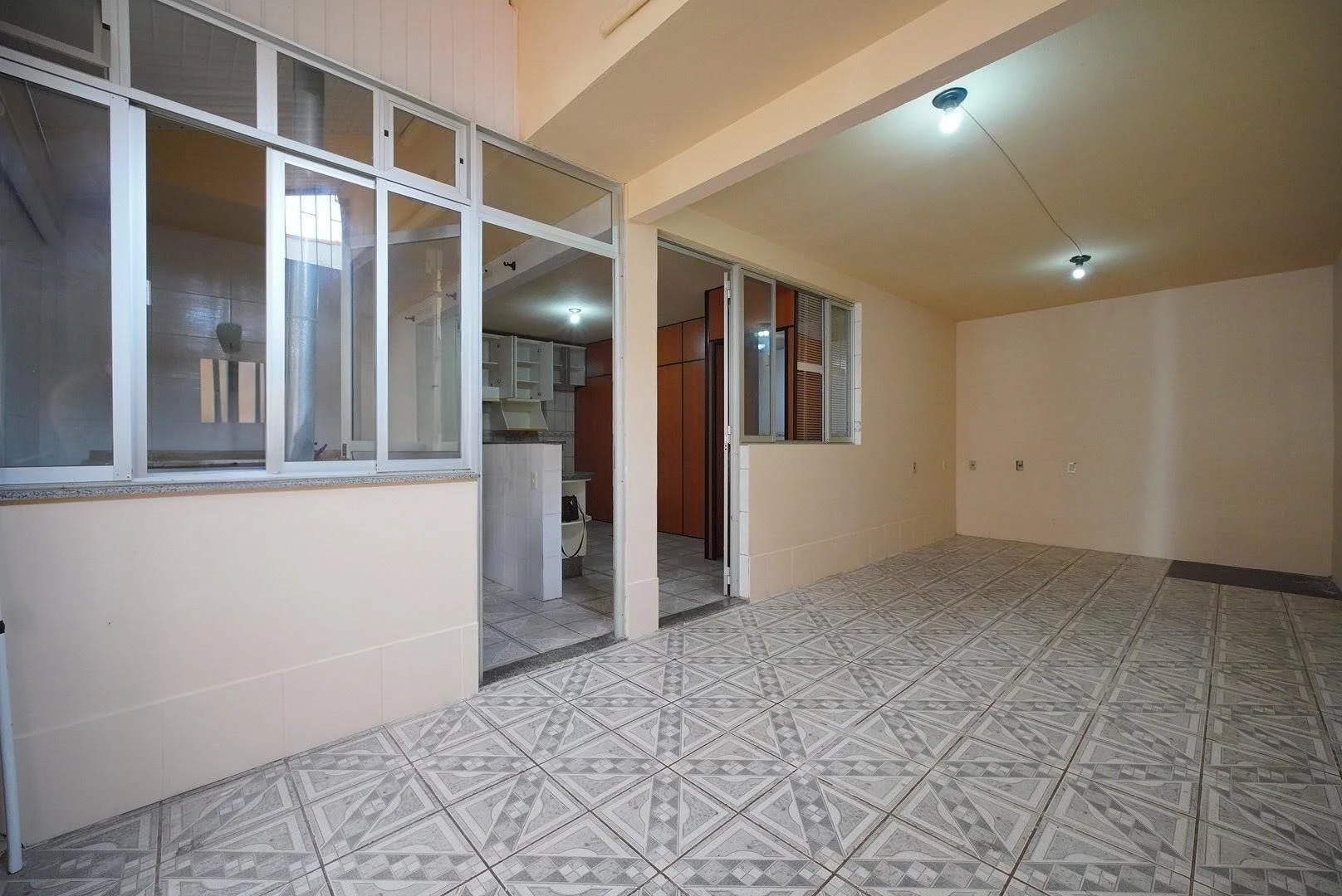 Washing machine in a 2-bedroom house, 70 m² — photo 16