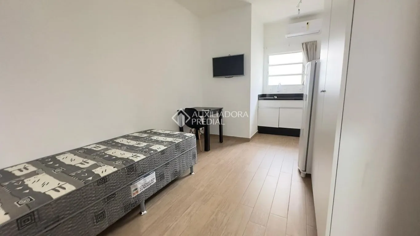 Furnished 16 m² apartment with 1 bedroom and 1 bathroom — photo 13