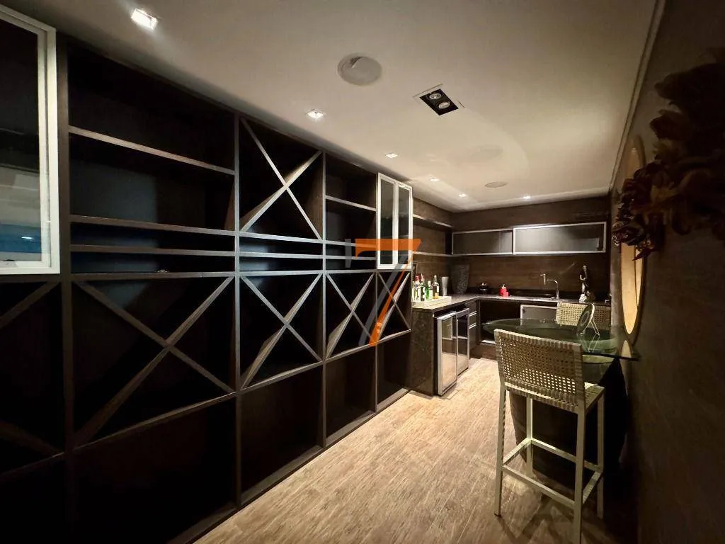 Furnished house with 8 bedrooms and 11 bathrooms — photo 31