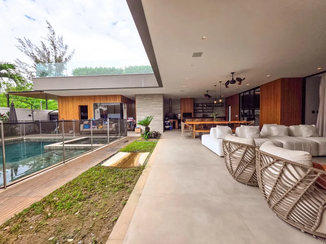 Furnished house, 920 m², with a bathtub — photo 20