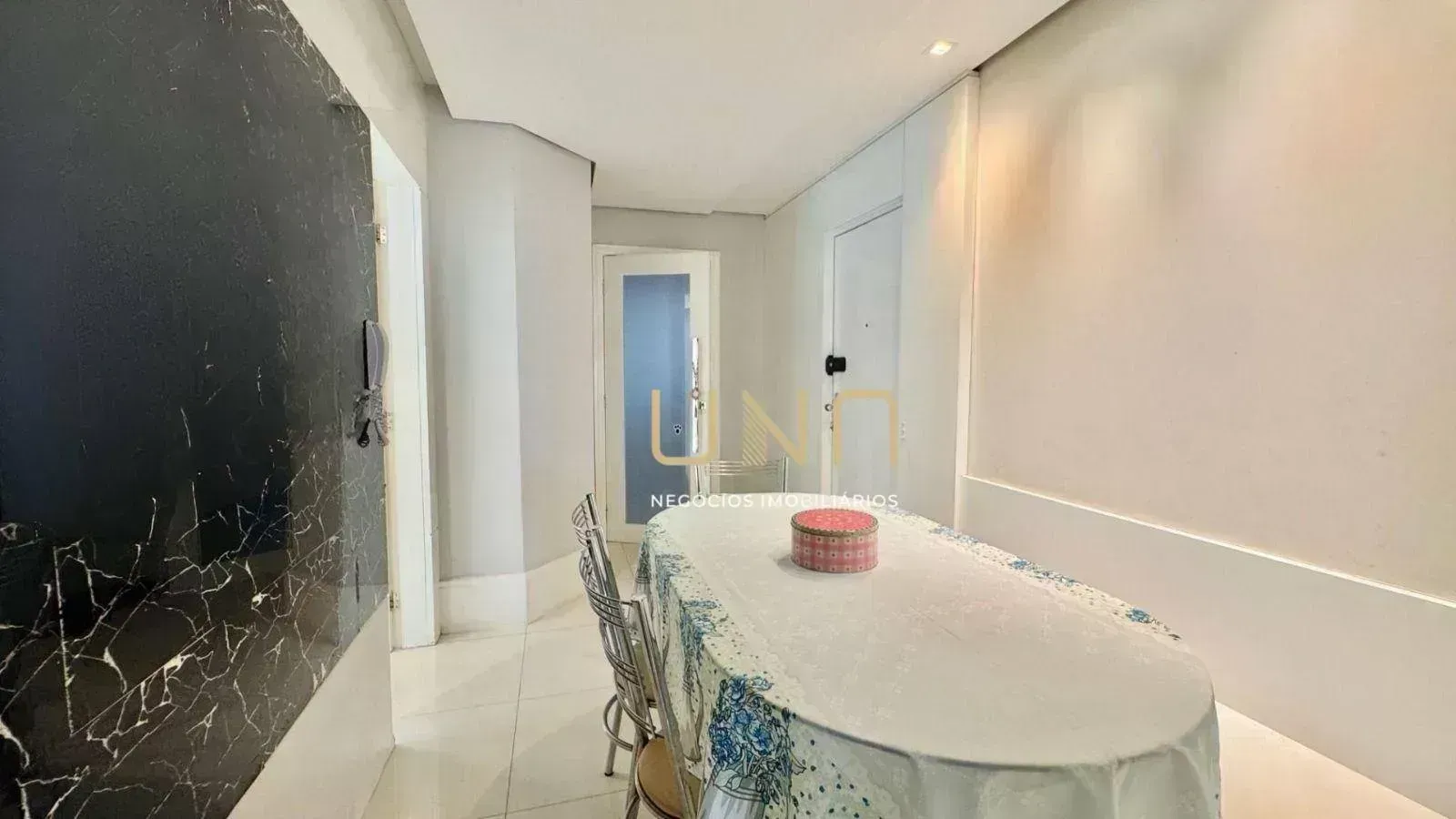 Apartamento amueblado con 4 dormitorios y 183 m² — photo 27
