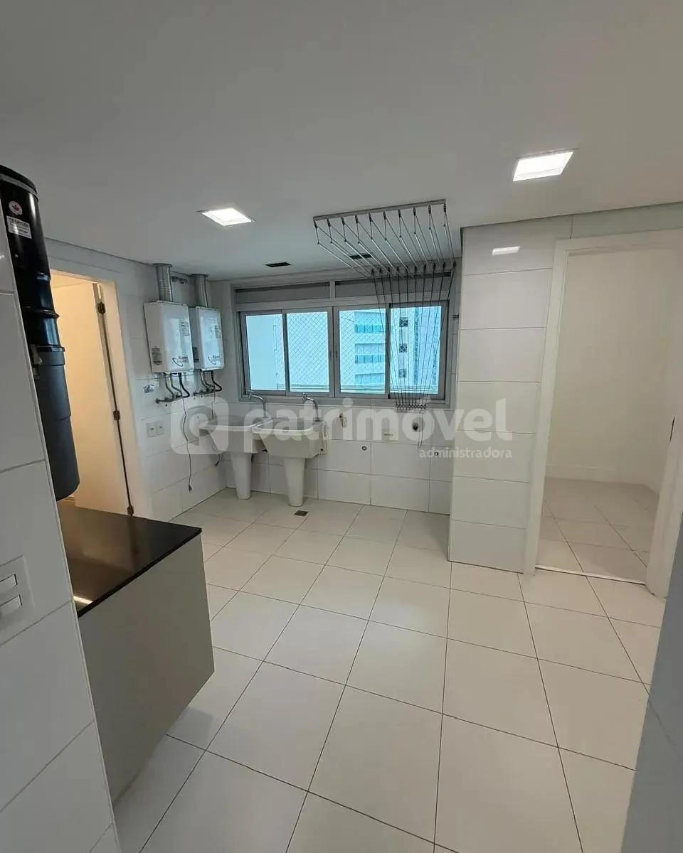Apartamento com 4 quartos e cozinha integrada em 431 m² — photo 17