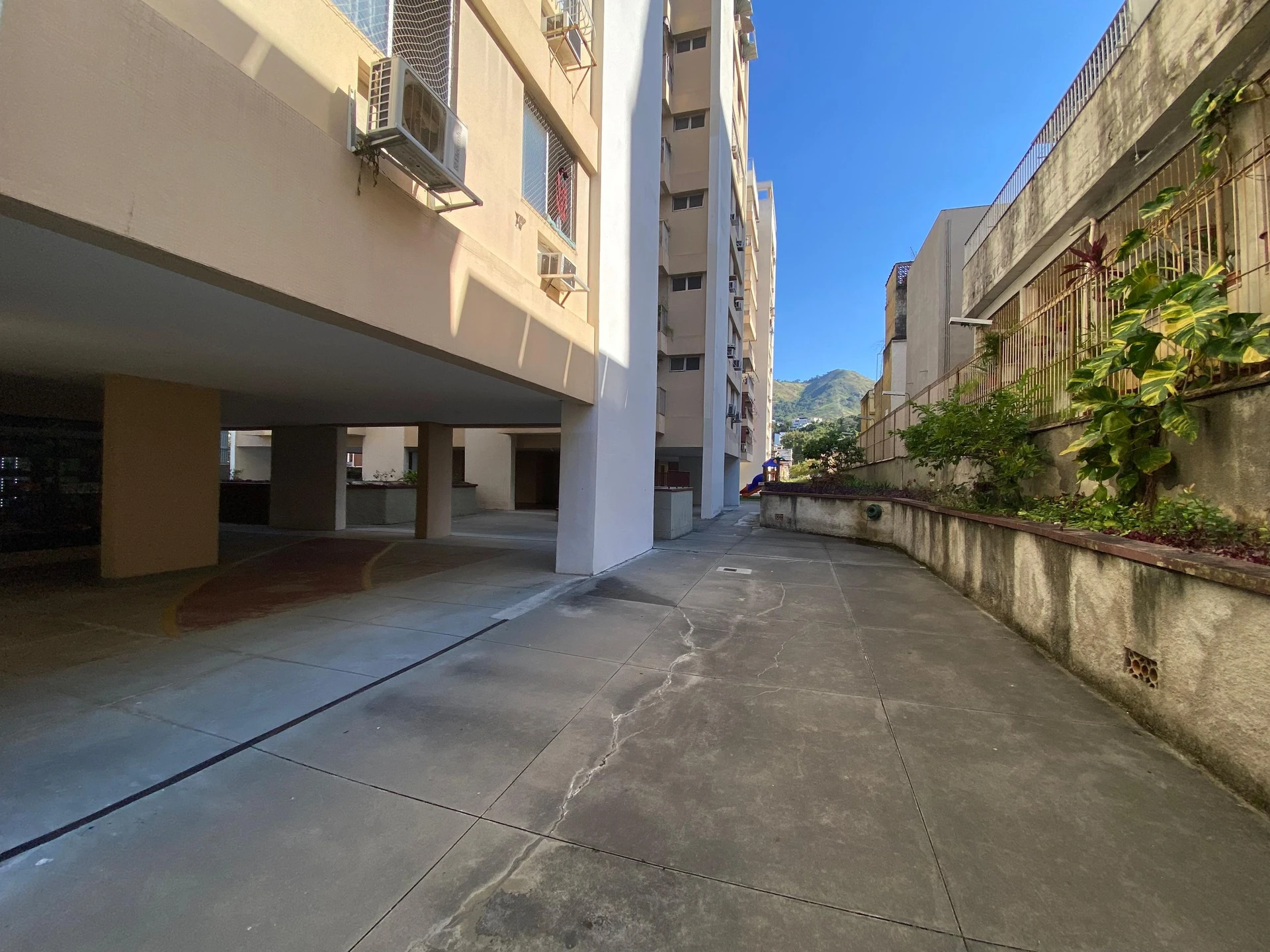 Орендна квартира з 3 спальнями та балконом — photo 67