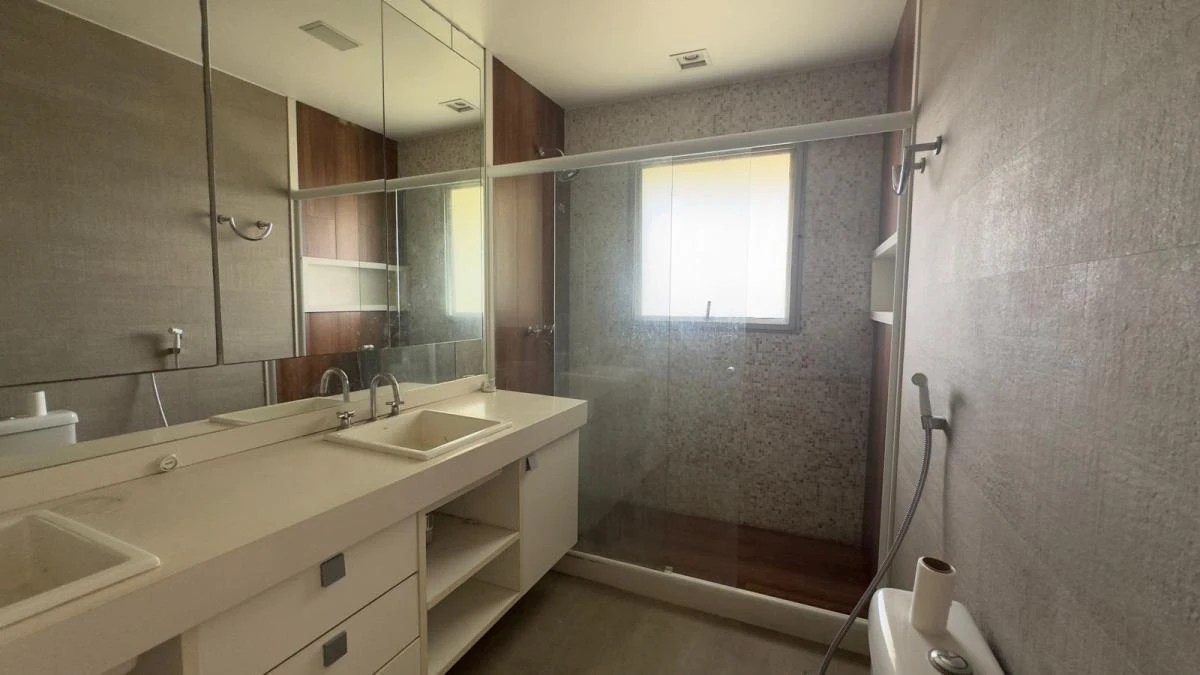 4 en-suite bedroom apartment with 233 m² and 3 parking — photo 14