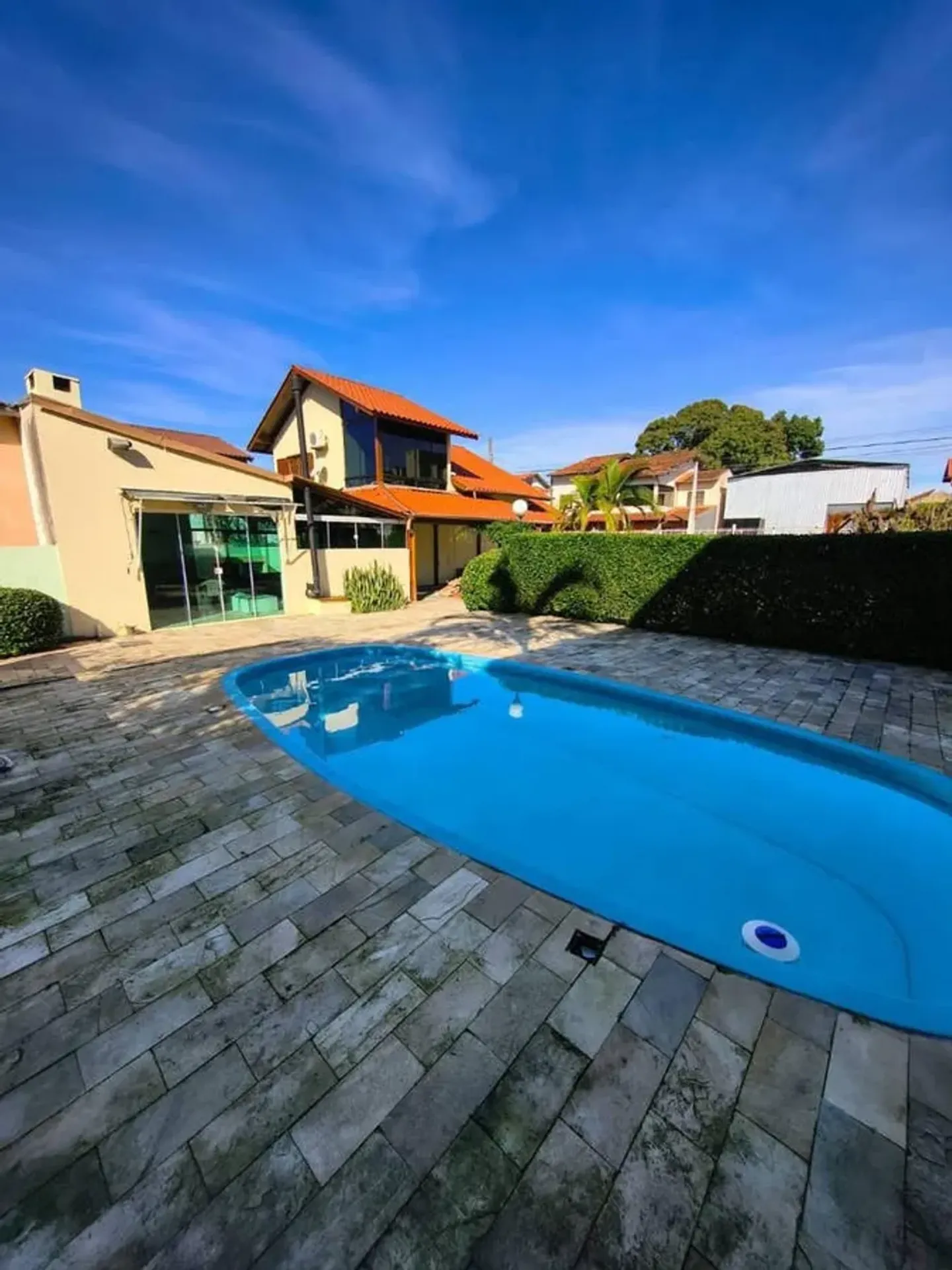 700 m² house with a bathtub and a grill on the balcony — photo 7