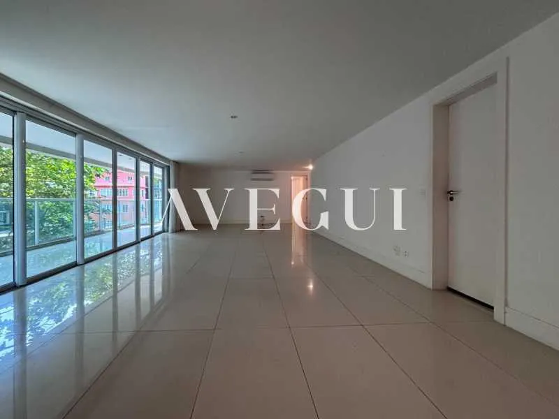 Apartamento com 4 quartos e varanda com box de vidro — photo 2