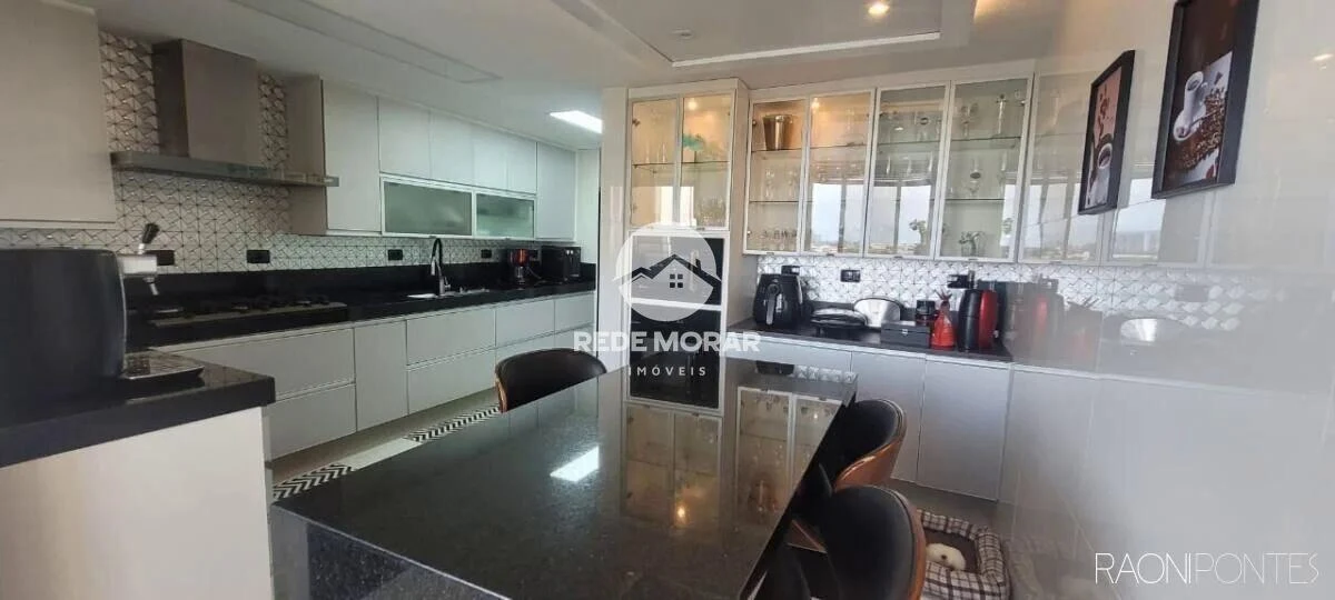 268 m² apartment with a water view and a bathtub — photo 2