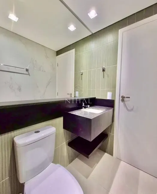 Furnished 1-bedroom apartment with open-plan kitchen — photo 14