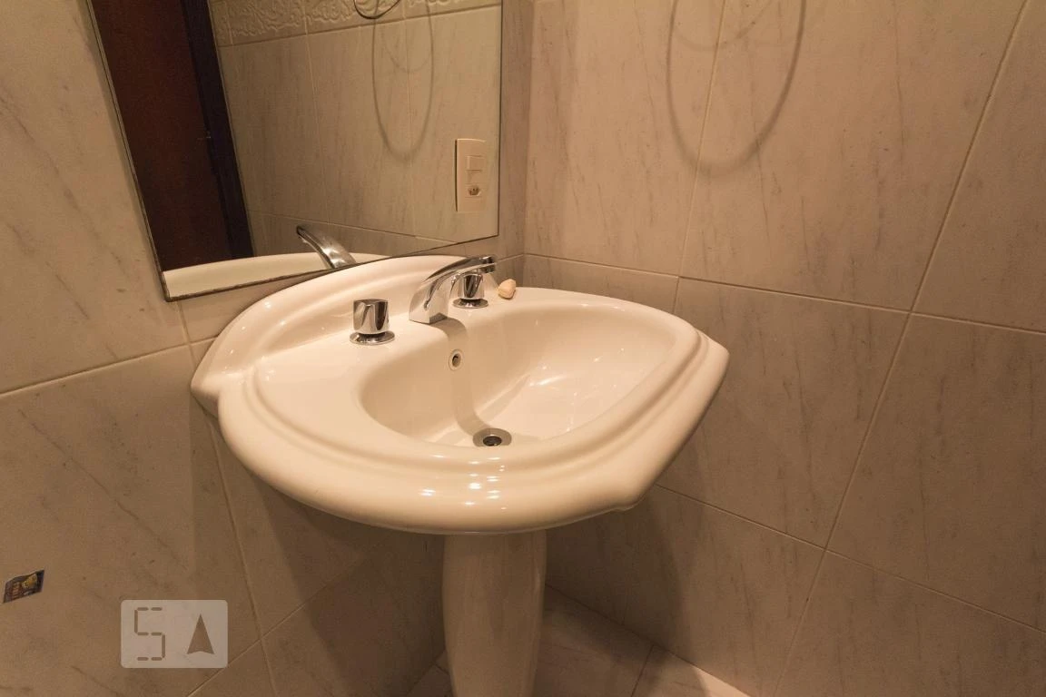 195 m² rental apartment with 3 bedrooms and 2 parking spaces — photo 17