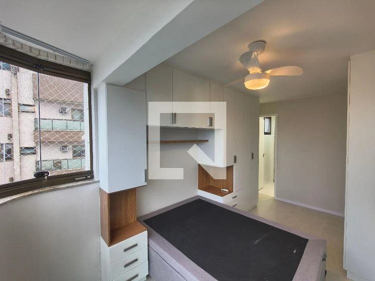 3-bedroom apartment with a glass-enclosed balcony — photo 10
