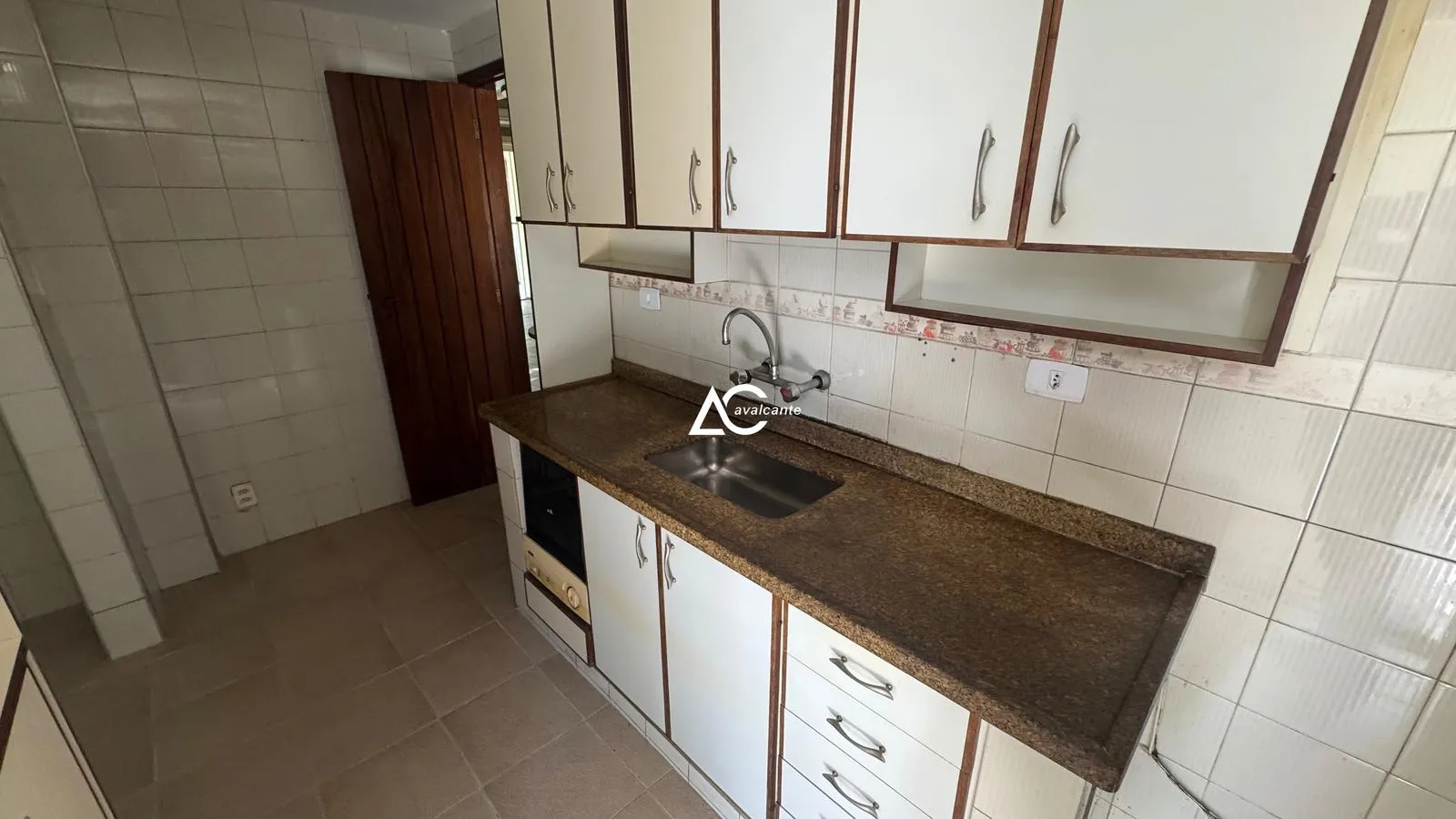 Furnished duplex house with 4 bedrooms and 600 m² — photo 51