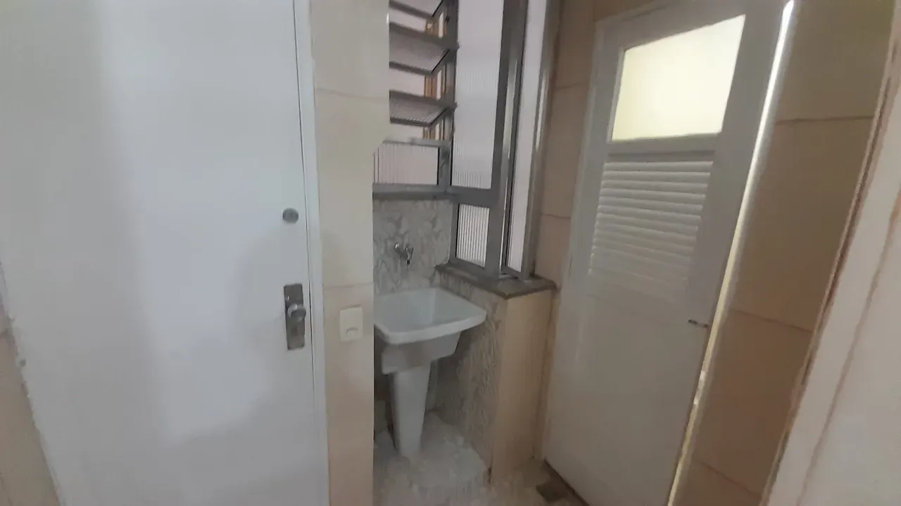 Apartamento com 2 quartos e box no banheiro — photo 32