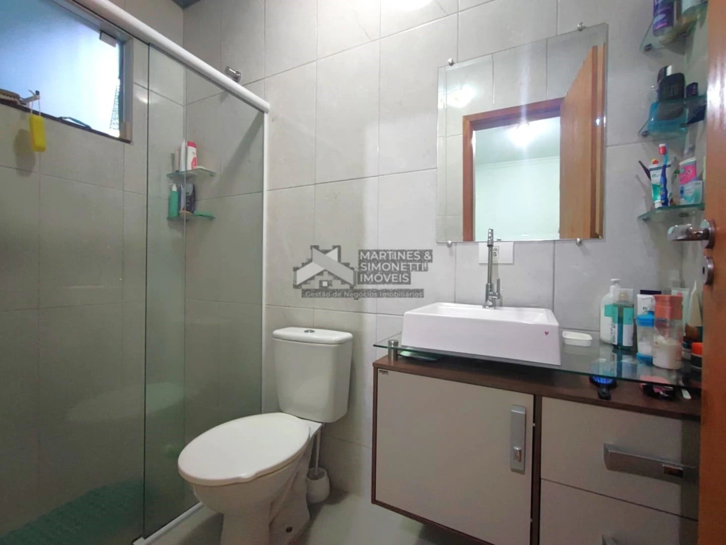 3-bedroom house with a walk-in closet in Curitiba — photo 13