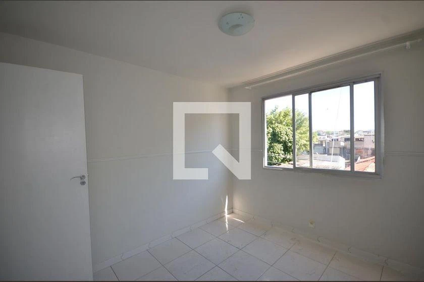 2-bedroom apartment with a glass shower box and pets allowed — photo 14