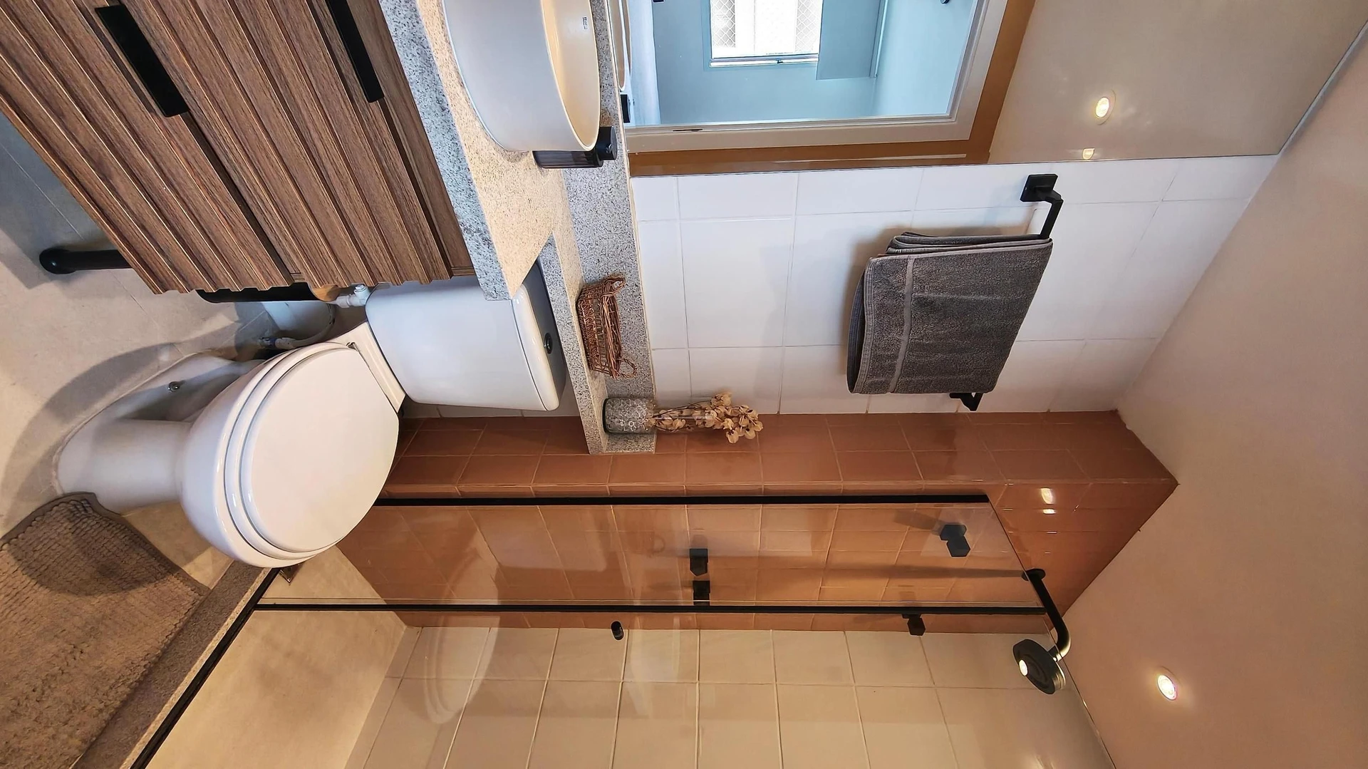 Mountain view in a 2-bedroom apartment, 53 m² — photo 28