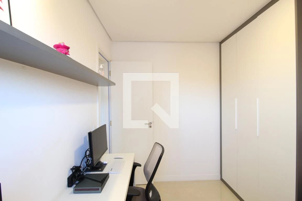 Собственный бассейн и 2 спальни: квартира 64 м² — photo 61